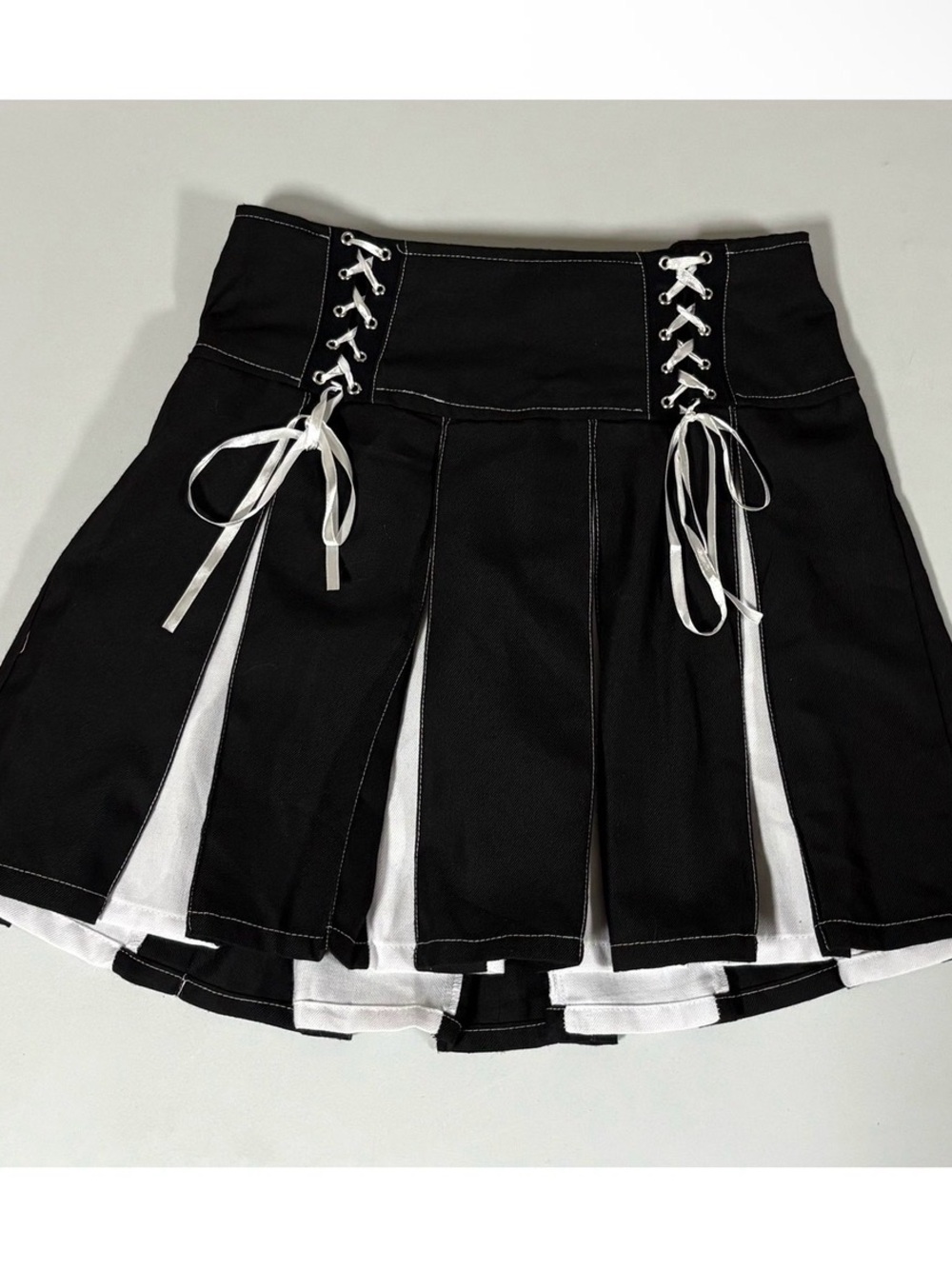 Social Collision Black White Tie-Up Lace-Up Pleated Mini Skirt Bottoms Size S 🤍🖤